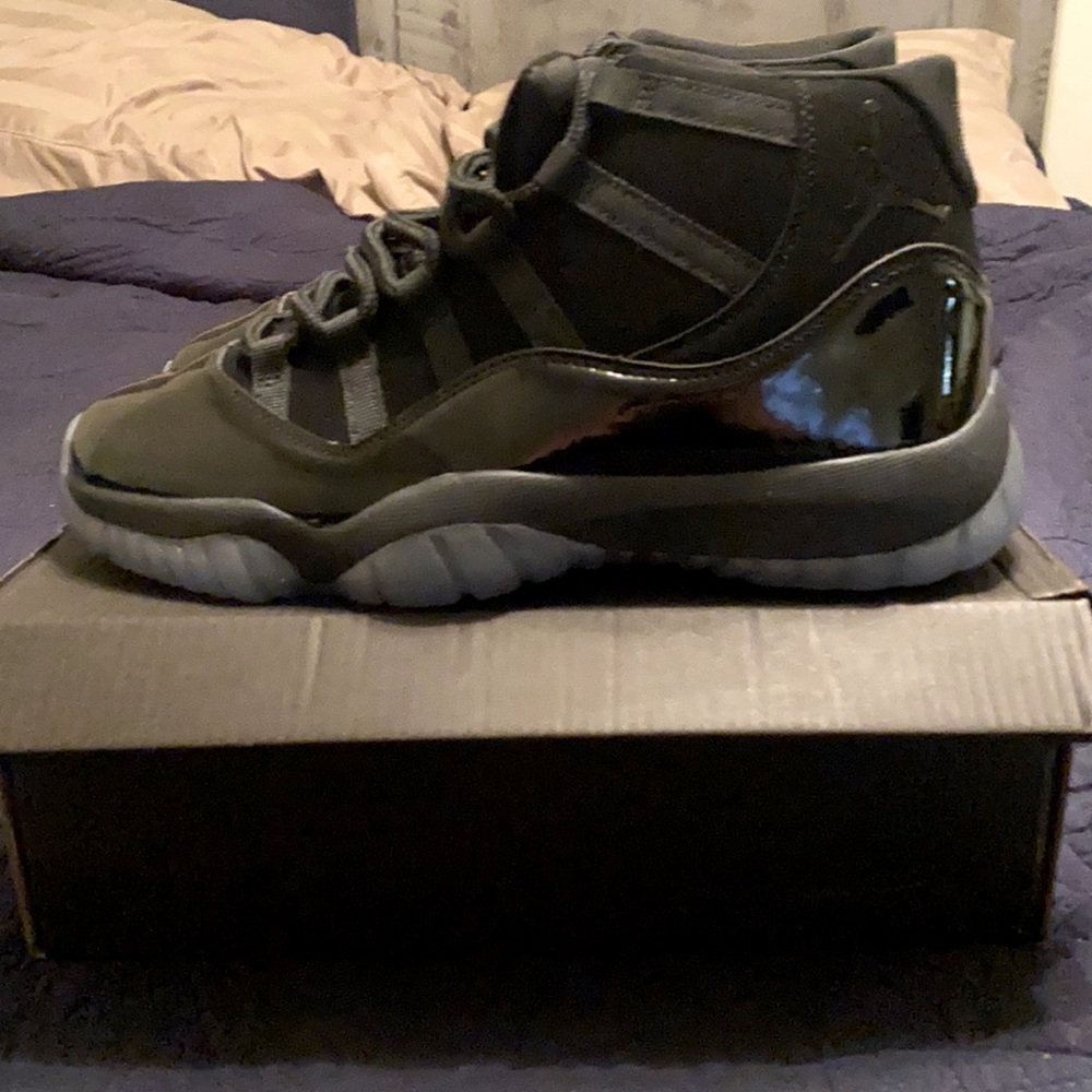 Jordan retro basketball shoes with box